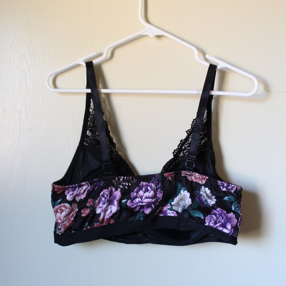 TORRID BLACK FLORAL LIGHTLY LINED MICROFIBER PLUNGE BRALETTE - Picture 4 of 6